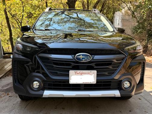 Black 2024 Subaru Outback Limited