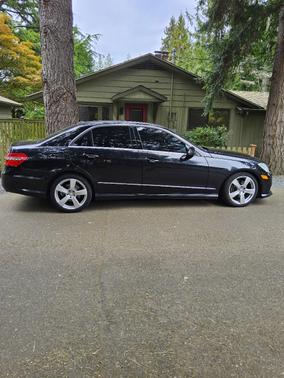 Black 2010 Mercedes-Benz E-Class E 350 4MATIC