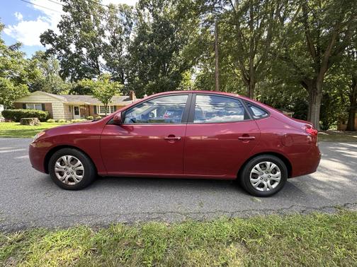 Red 2010 Hyundai ELANTRA GLS