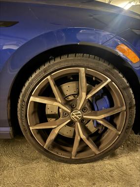 Blue 2024 Volkswagen Golf R 2.0T DSG