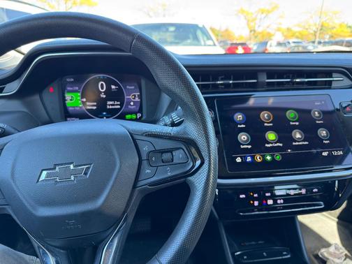 Silver 2023 Chevrolet Bolt EUV LT