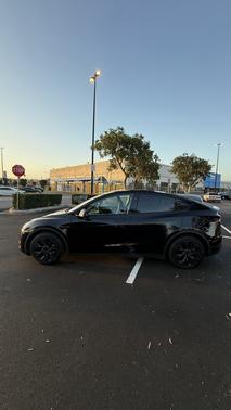 Black 2024 Tesla Model Y Long Range