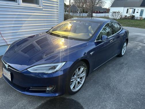 Blue 2020 Tesla Model S Long Range Plus