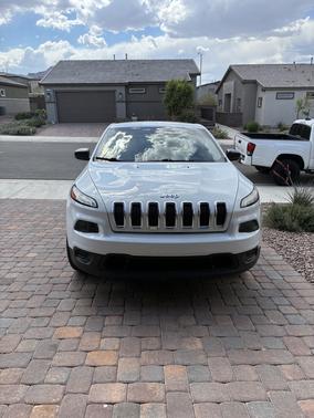 White 2016 Jeep Cherokee Sport