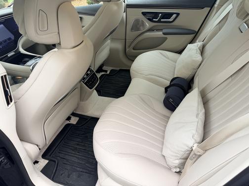 Black 2024 Mercedes-Benz EQS 450 4MATIC