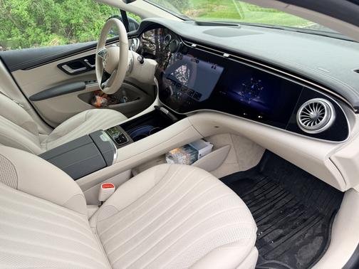 Black 2024 Mercedes-Benz EQS 450 4MATIC
