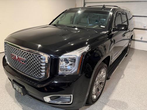 Black 2017 GMC Yukon XL Denali