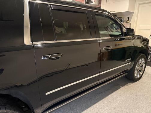 Black 2017 GMC Yukon XL Denali