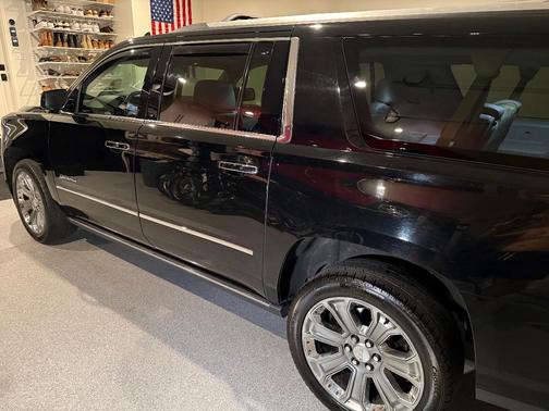 Black 2017 GMC Yukon XL Denali