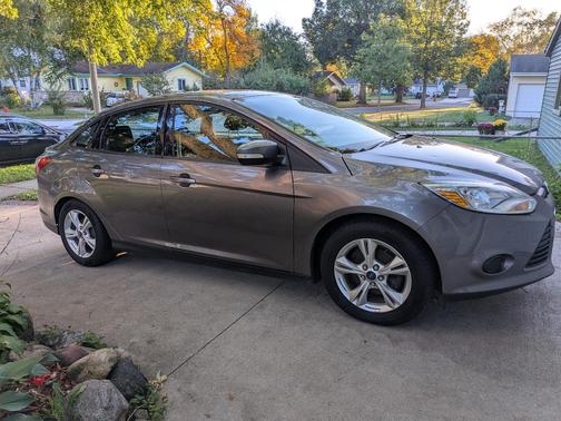 Silver 2014 Ford Focus SE
