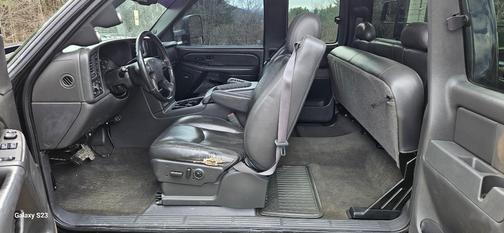 2005 Chevrolet Silverado 2500 LT H/D Extended Cab