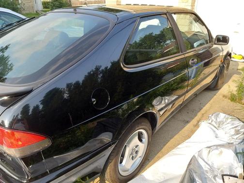 Black 1998 Saab 900 S