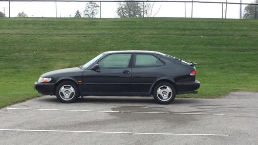Black 1998 Saab 900 S