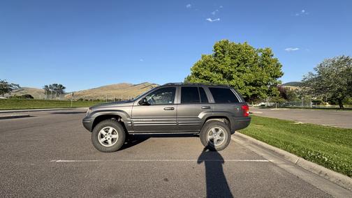 Gray 2002 Jeep Grand Cherokee Limited