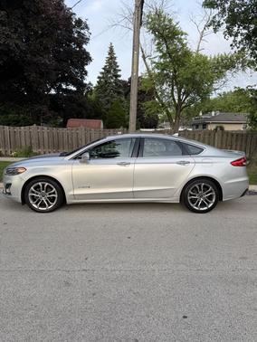 Silver 2019 Ford Fusion Hybrid Titanium