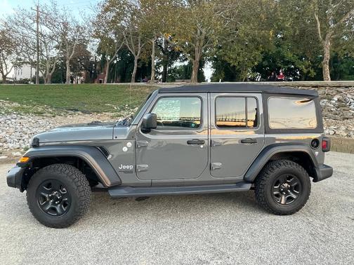 Gray 2020 Jeep Wrangler Unlimited Sport
