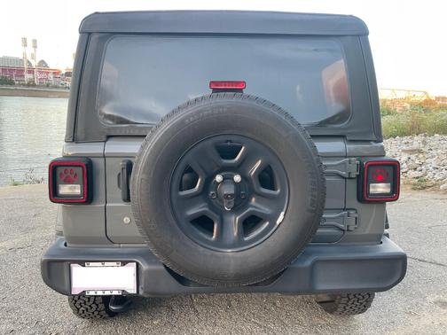 Gray 2020 Jeep Wrangler Unlimited Sport