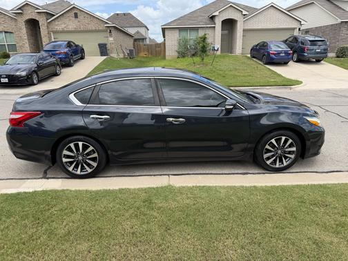 Blue 2017 Nissan Altima 2.5 SV