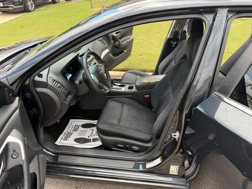 Blue 2017 Nissan Altima 2.5 SV
