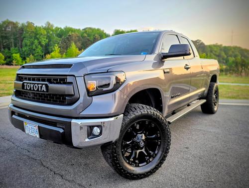 Gray 2017 Toyota Tundra SR5
