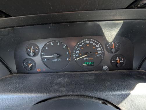 2002 Jeep Grand Cherokee Laredo