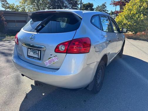 Gray 2013 Nissan Rogue S