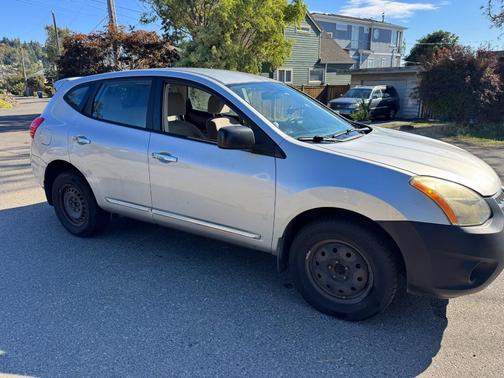 Gray 2013 Nissan Rogue S