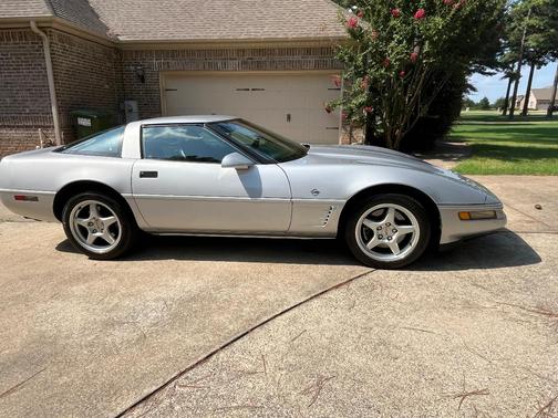 Silver 1996 Chevrolet Corvette Base