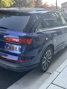 2024 Audi Q7 45 Premium Plus