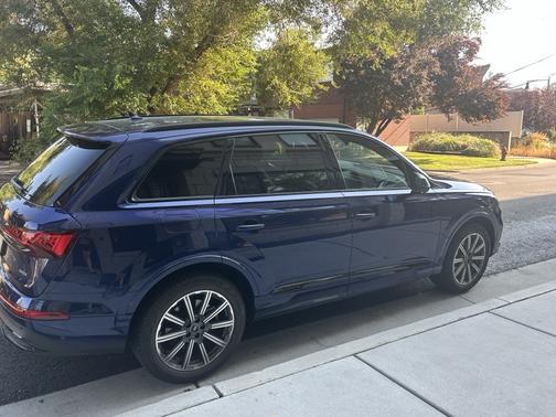 2024 Audi Q7 45 Premium Plus