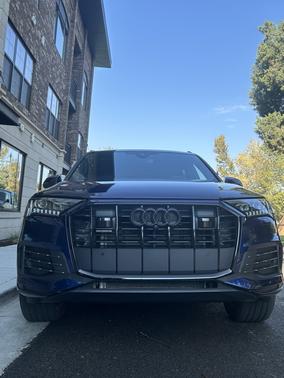 2024 Audi Q7 45 Premium Plus