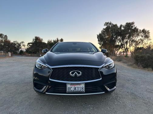 Black 2017 INFINITI QX30 Luxury