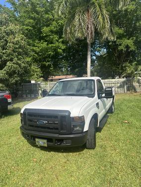 White 2009 Ford F-250 XL