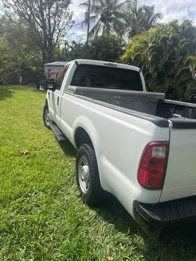 White 2009 Ford F-250 XL