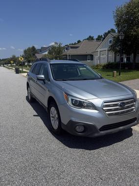 Silver 2017 Subaru Outback 2.5i Premium