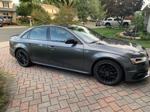 Photo 3 of 8 of 2016 Audi A4 2.0T Premium