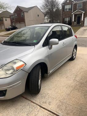 2011 Nissan Versa 1.8 SL