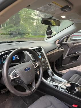 Black 2016 Ford Fusion SE