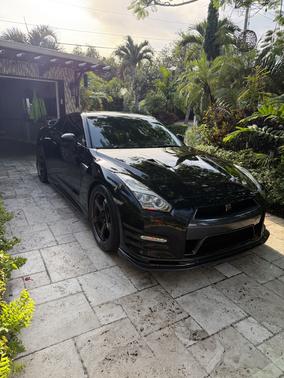 Black 2016 Nissan GT-R Premium