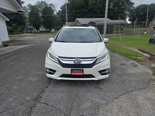 White 2019 Honda Odyssey Touring