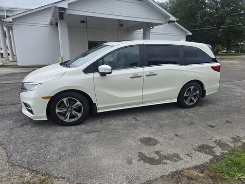 White 2019 Honda Odyssey Touring