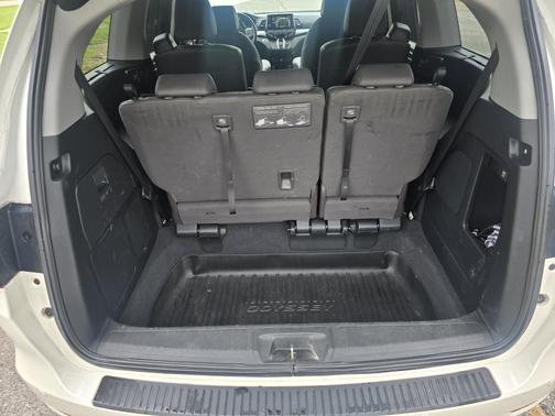 White 2019 Honda Odyssey Touring