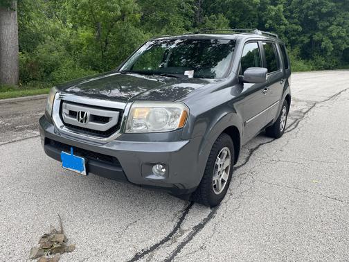 Gray 2011 Honda Pilot Touring
