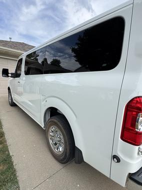 2018 Nissan NV Passenger NV3500 HD SL V8