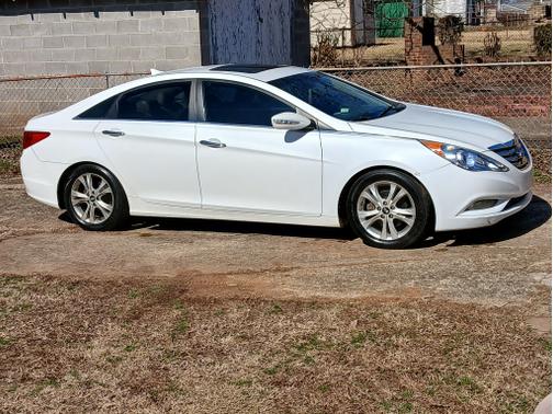 2011 Hyundai SONATA Limited