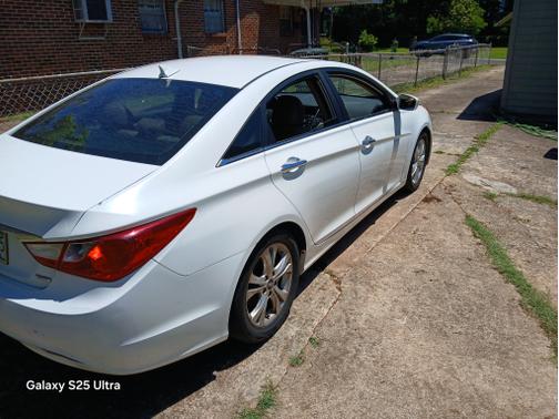2011 Hyundai SONATA Limited