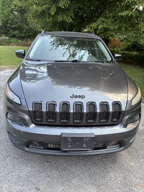 Gray 2017 Jeep Cherokee Sport