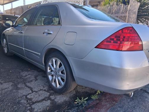 Silver 2007 Honda Accord EX-L