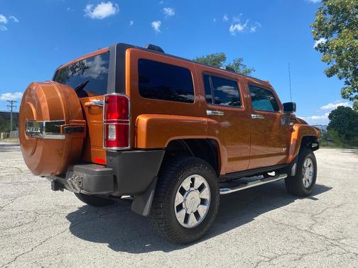 Orange 2007 Hummer H3 Base