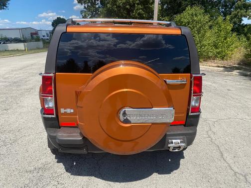 Orange 2007 Hummer H3 Base
